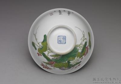 图片[3]-Bowl with lotus in falangcai painted enamels, Qing dynasty, Yongzheng reign 1723-1735-China Archive